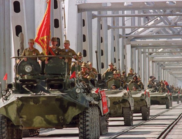 12 декабря 1979 года. Политбюро ЦК КПСС официально приняло решение о вводе советских войск в Афганистан.